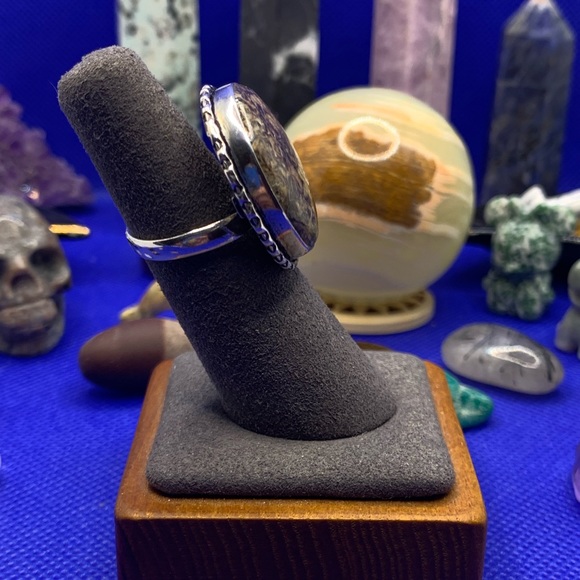 Comfort Curl Adjustable Large Round Turritella Ring! GLOWS UNDER BLACKLIGHT! - Picture 5 of 16